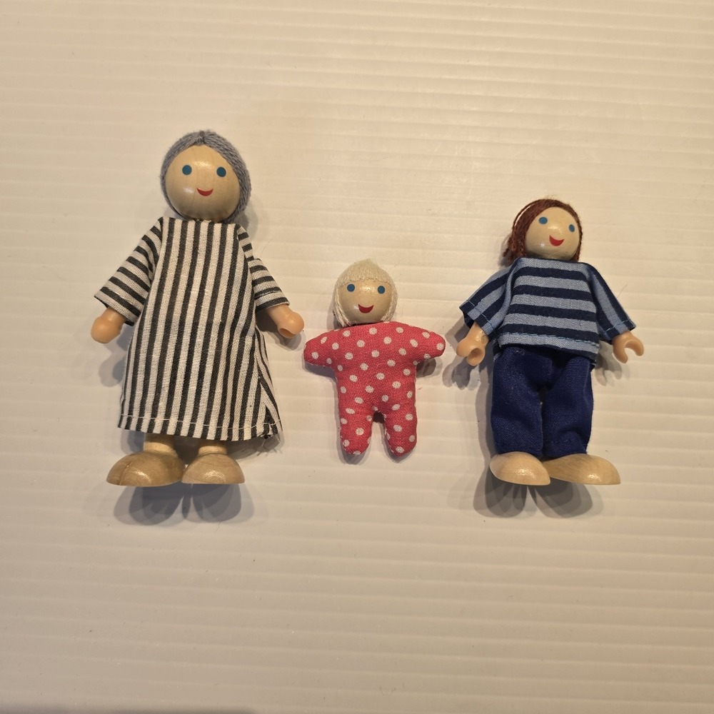 Wooden Doll Figures Dollhouse Bendable Poseable Action Figures